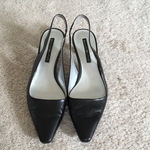 Bandolino black leather kitten heal